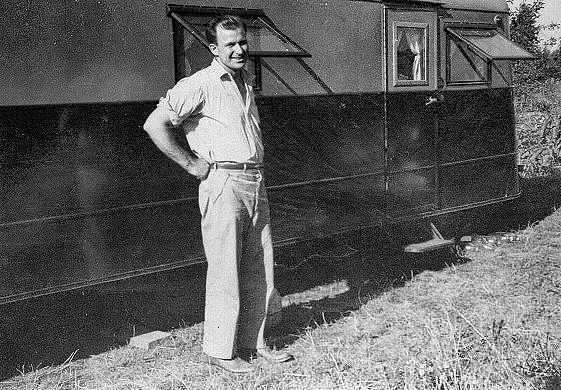 Ariel with the cross-country trailer, about 1947.