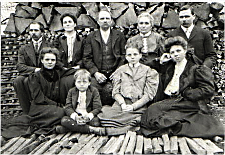 Crosby family in Cuba about 1905.