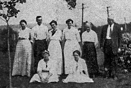 Crosby family photograph with Floyd, Charlotte, and Fannie.