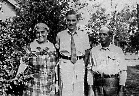 Lula, Floyd McCleskey, and Jesse, about 1936.